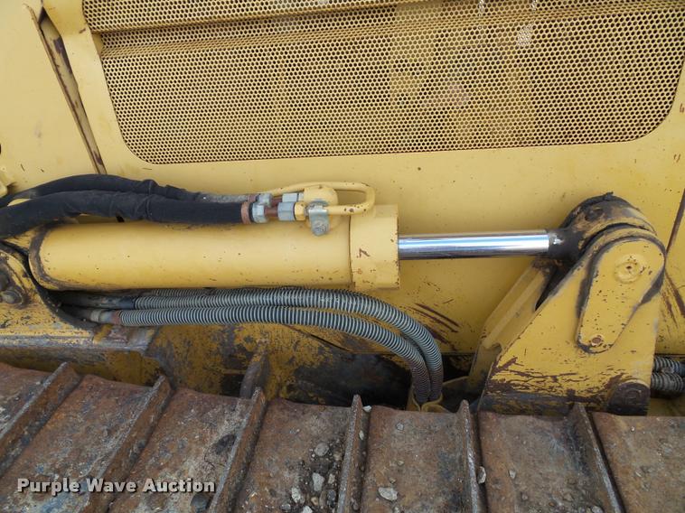 image for item K8133 2002 Caterpillar D4G XL dozer