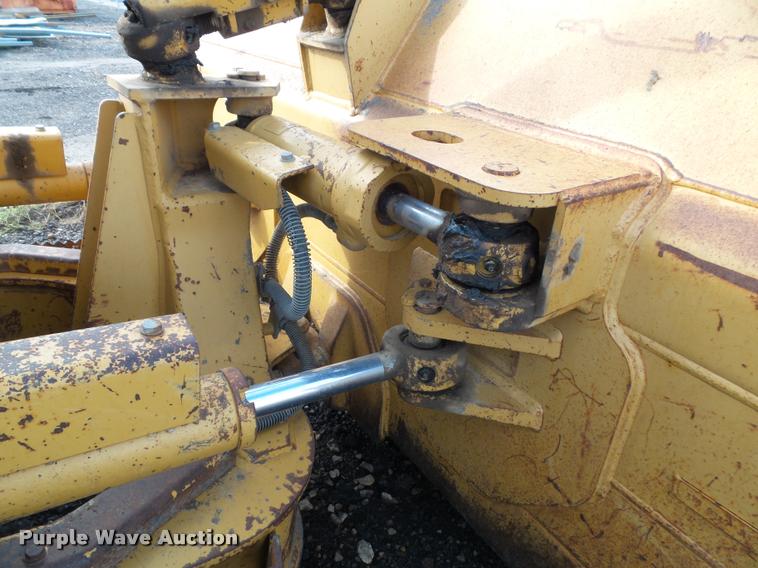 image for item K8133 2002 Caterpillar D4G XL dozer