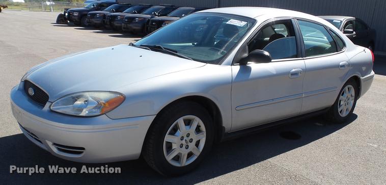 image for item K8146 2005 Ford Taurus SE