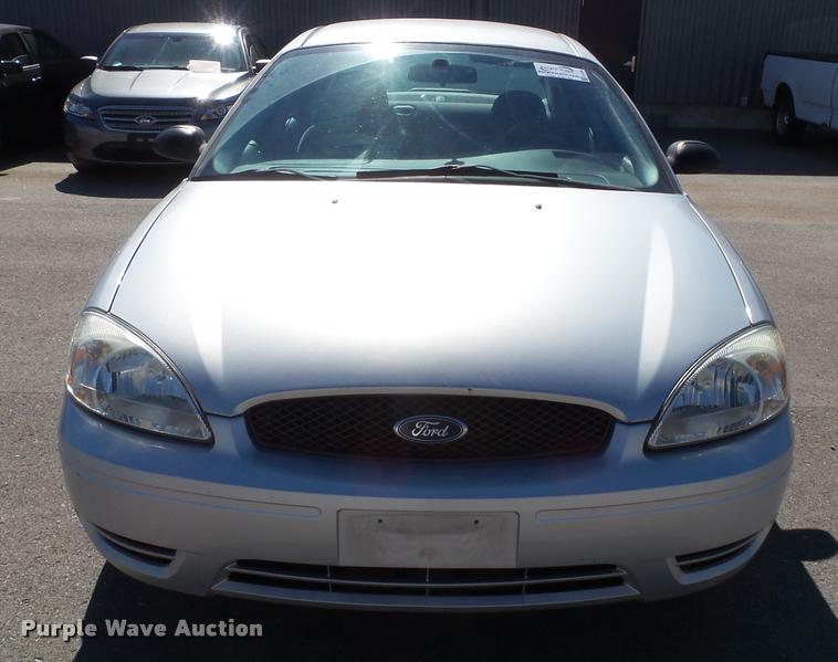image for item K8146 2005 Ford Taurus SE