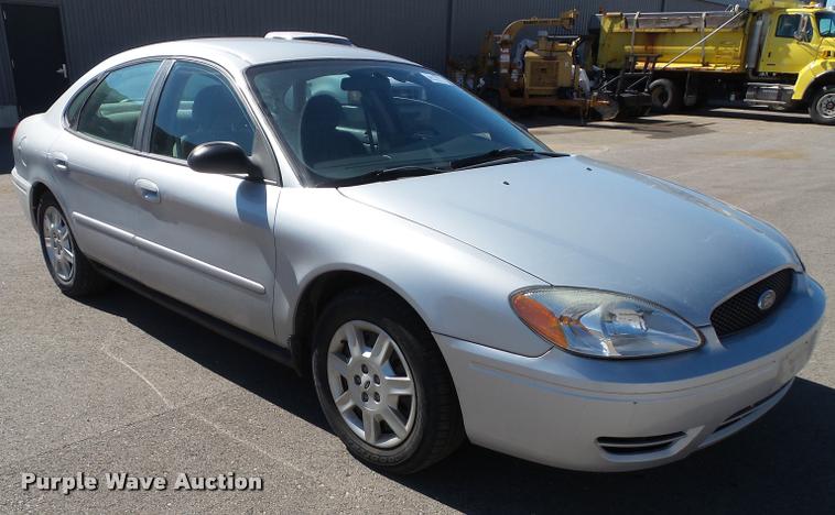 image for item K8146 2005 Ford Taurus SE