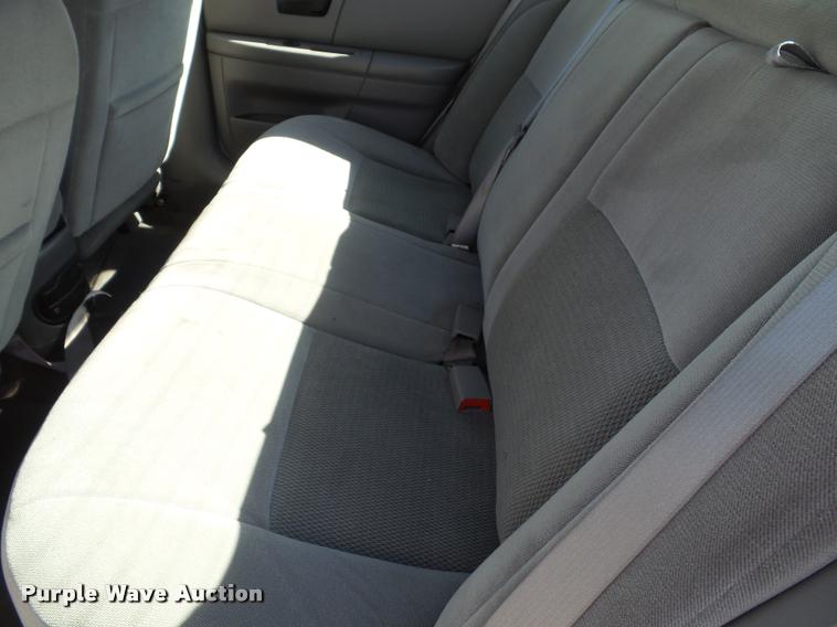 image for item K8146 2005 Ford Taurus SE