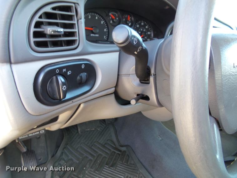 image for item K8146 2005 Ford Taurus SE