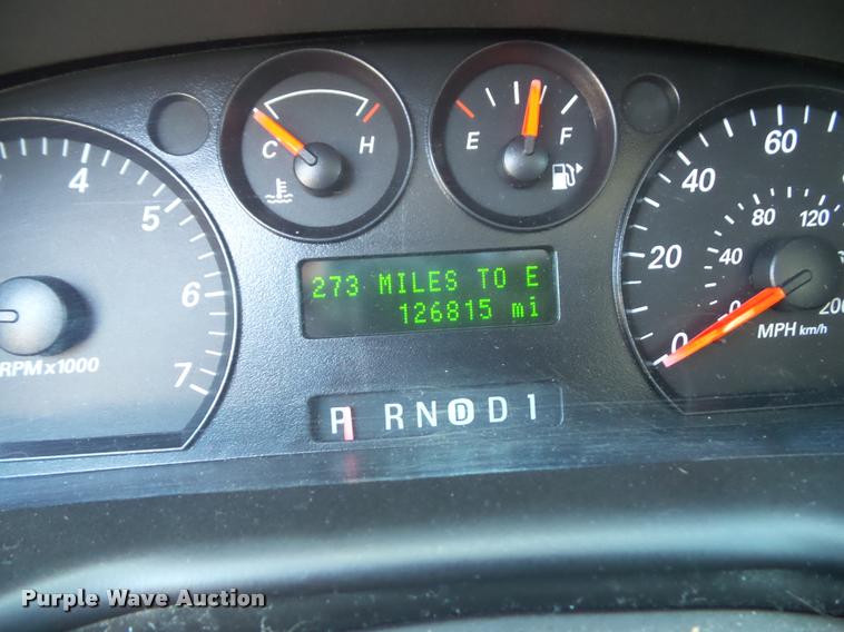 image for item K8146 2005 Ford Taurus SE