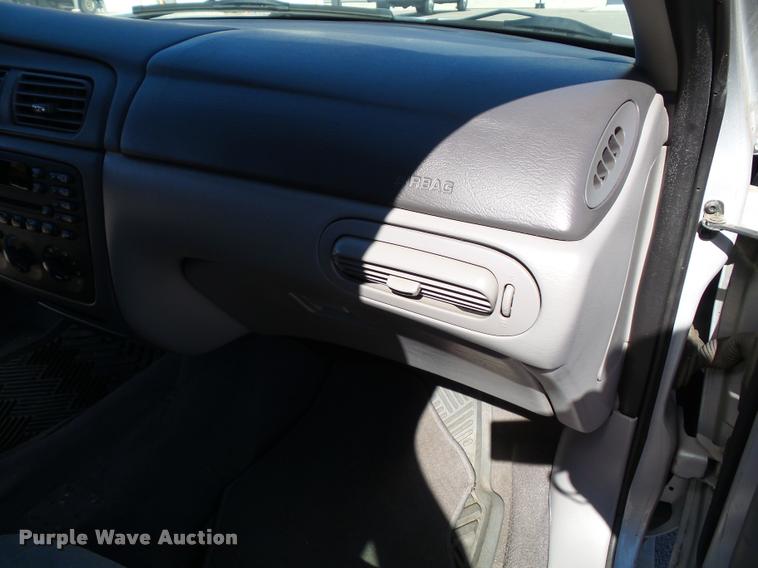 image for item K8146 2005 Ford Taurus SE