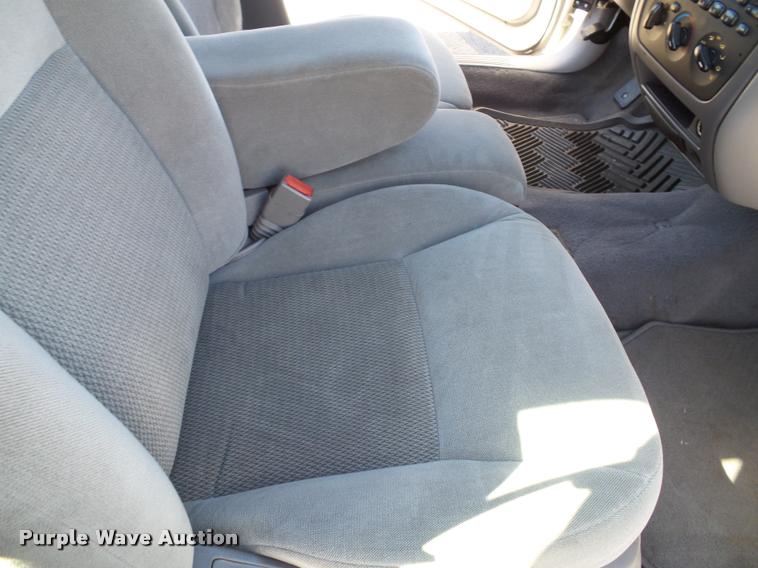 image for item K8146 2005 Ford Taurus SE