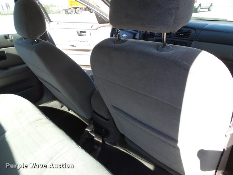 image for item K8146 2005 Ford Taurus SE