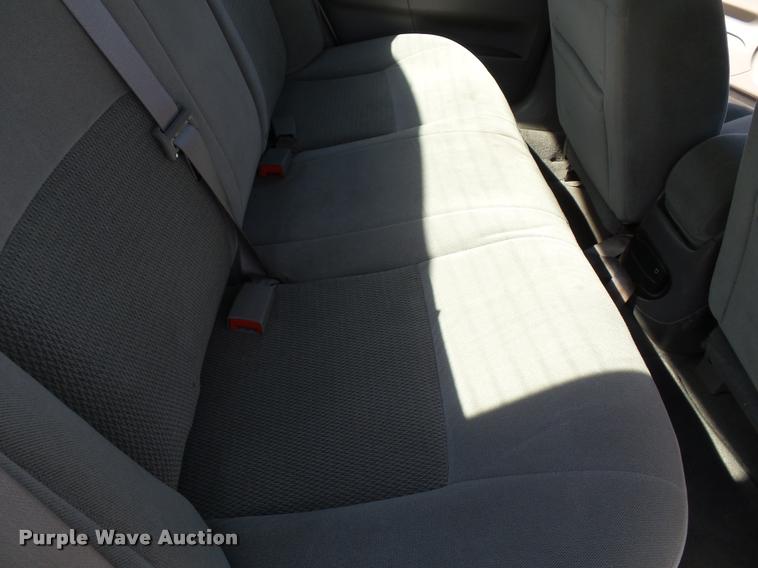 image for item K8146 2005 Ford Taurus SE