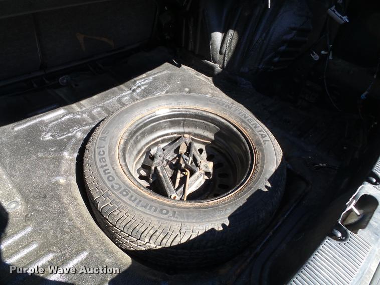 image for item K8146 2005 Ford Taurus SE