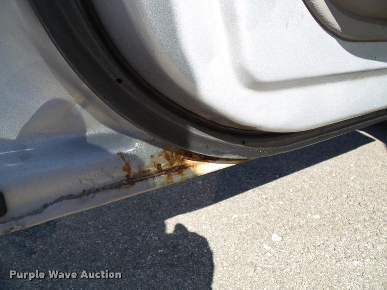 image for item K8146 2005 Ford Taurus SE