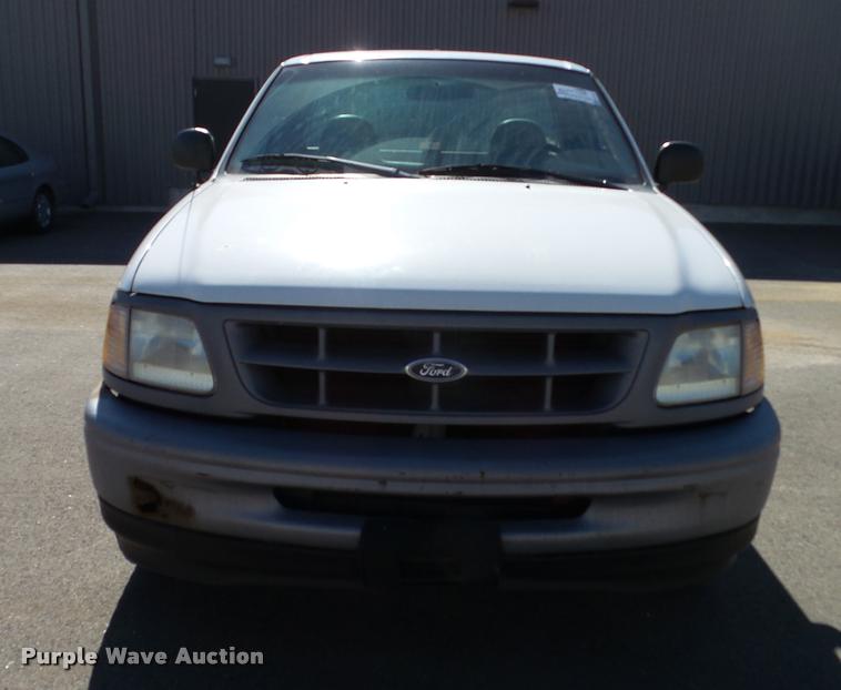 image for item K8147 1998 Ford F150 pickup truck