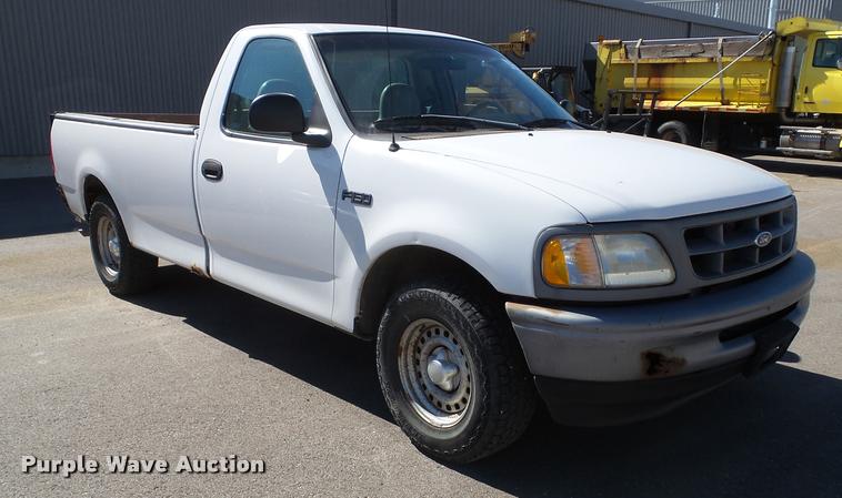 image for item K8147 1998 Ford F150 pickup truck
