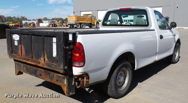 image for item K8147 1998 Ford F150 pickup truck