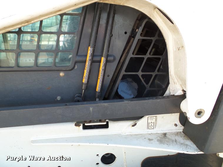 image for item K8148 2007 Bobcat S330 skid steer