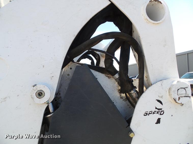 image for item K8148 2007 Bobcat S330 skid steer
