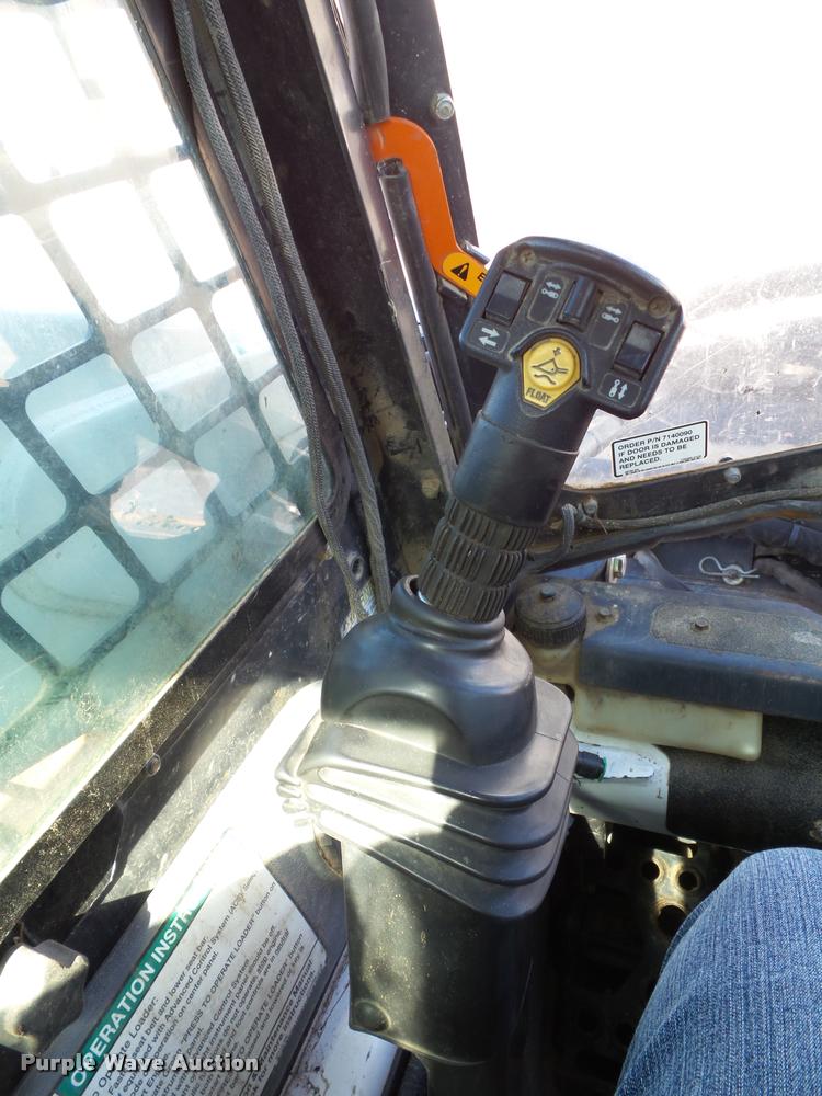 image for item K8148 2007 Bobcat S330 skid steer