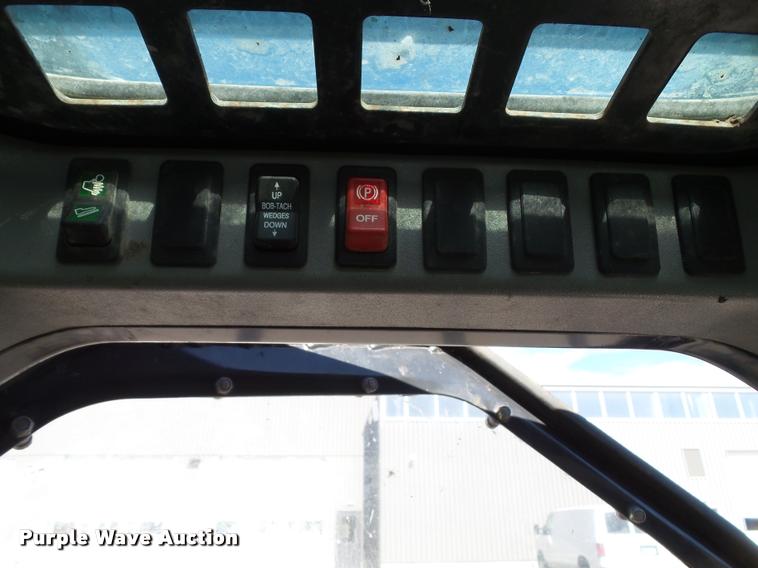 image for item K8148 2007 Bobcat S330 skid steer