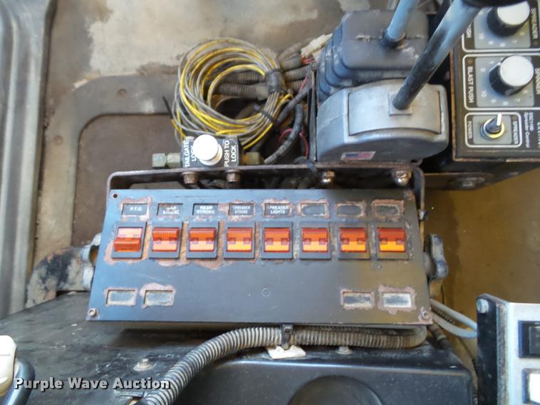 image for item K8149 2006 Sterling LT9500 dump truck