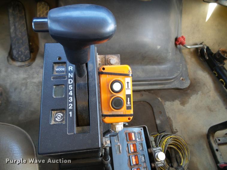 image for item K8149 2006 Sterling LT9500 dump truck