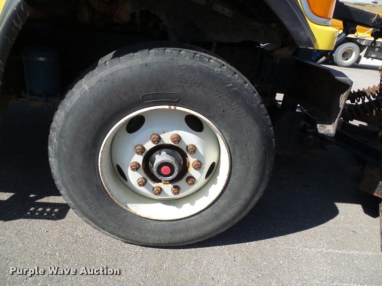 image for item K8149 2006 Sterling LT9500 dump truck