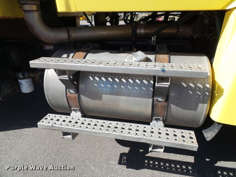 image for item K8149 2006 Sterling LT9500 dump truck