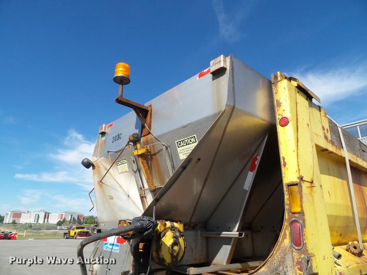 image for item K8149 2006 Sterling LT9500 dump truck