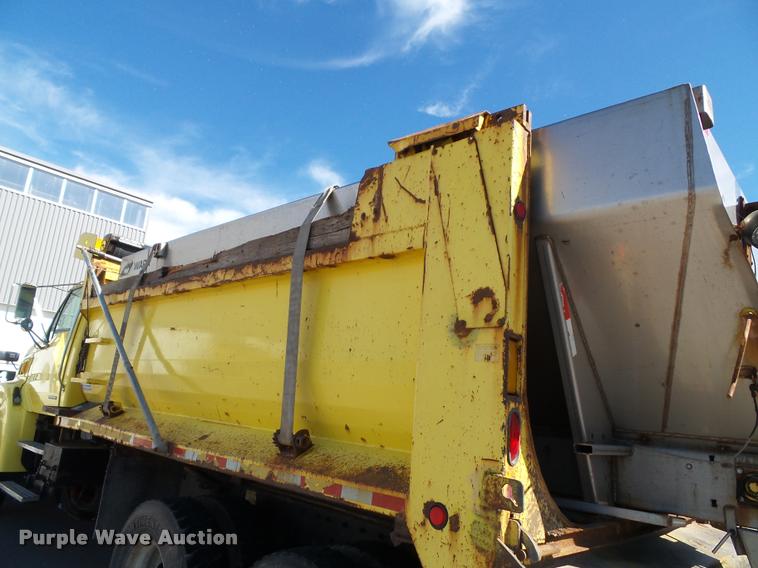 image for item K8149 2006 Sterling LT9500 dump truck