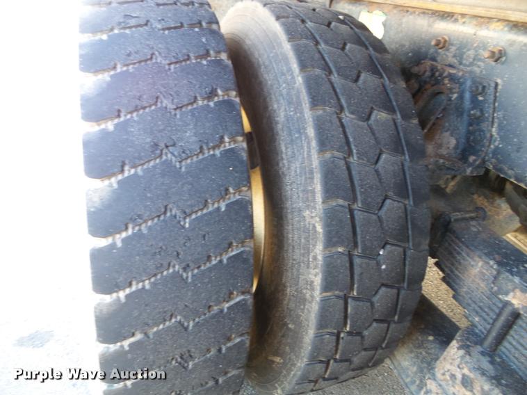 image for item K8149 2006 Sterling LT9500 dump truck