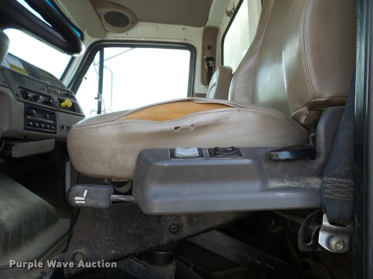 image for item K8150 2002 Sterling L7500 Vactor Ram jetter truck