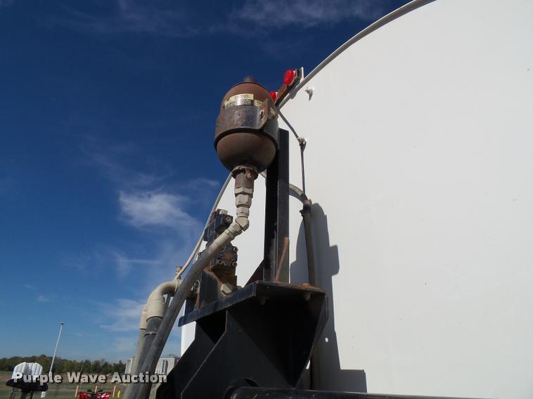 image for item K8150 2002 Sterling L7500 Vactor Ram jetter truck
