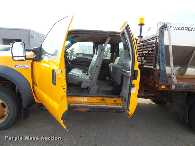 image for item K8159 2006 Ford F450 Super Duty XL SuperCab flatbed truck