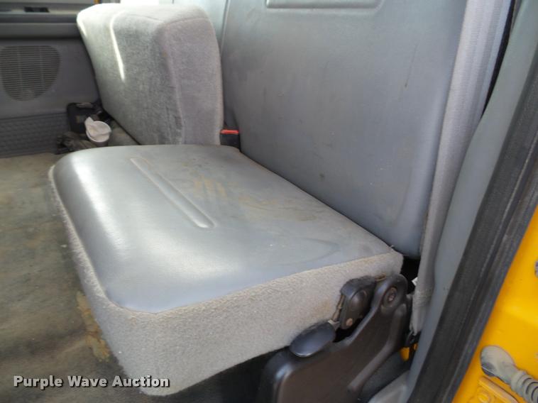 image for item K8159 2006 Ford F450 Super Duty XL SuperCab flatbed truck