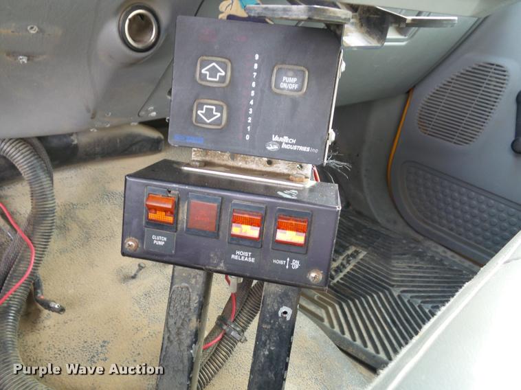 image for item K8159 2006 Ford F450 Super Duty XL SuperCab flatbed truck