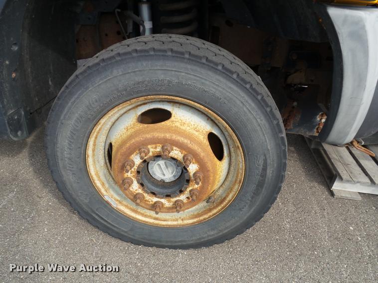 image for item K8159 2006 Ford F450 Super Duty XL SuperCab flatbed truck