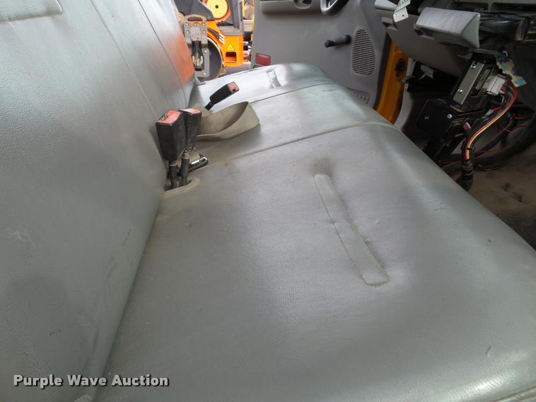 image for item K8159 2006 Ford F450 Super Duty XL SuperCab flatbed truck