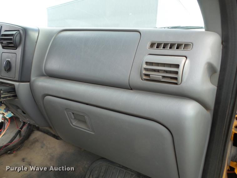 image for item K8159 2006 Ford F450 Super Duty XL SuperCab flatbed truck