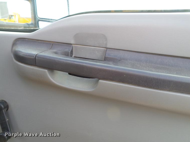 image for item K8159 2006 Ford F450 Super Duty XL SuperCab flatbed truck