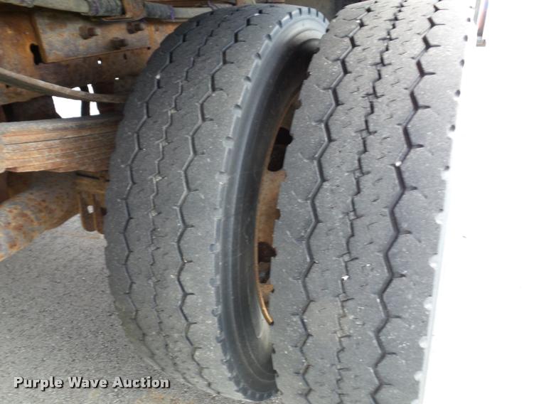 image for item K8159 2006 Ford F450 Super Duty XL SuperCab flatbed truck