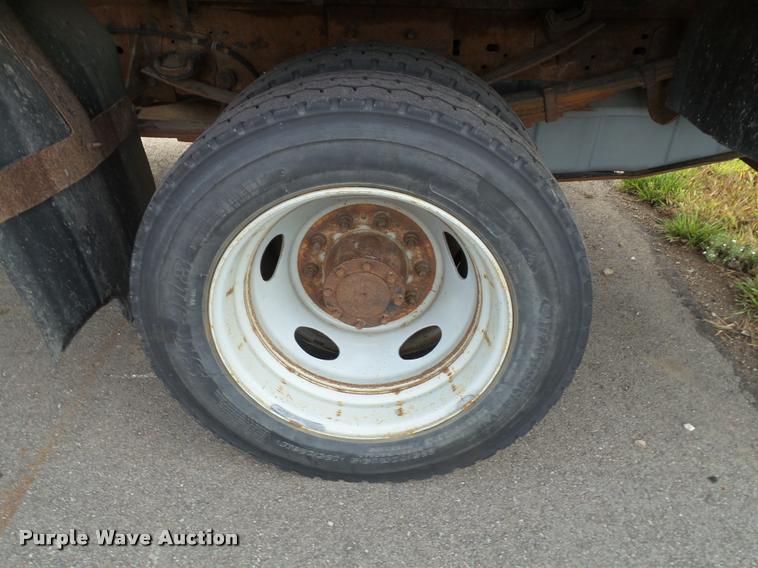 image for item K8159 2006 Ford F450 Super Duty XL SuperCab flatbed truck