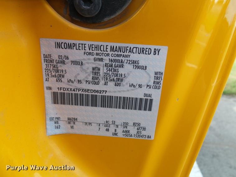 image for item K8159 2006 Ford F450 Super Duty XL SuperCab flatbed truck