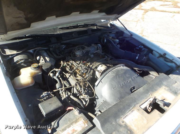 image for item L1746 1997 Ford Crown Victoria