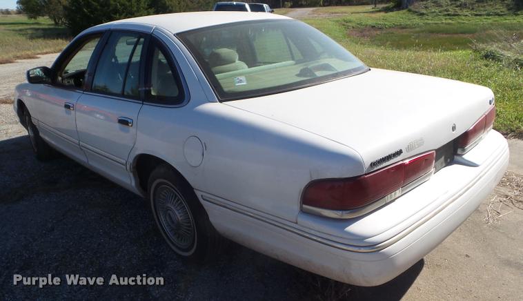 image for item L1746 1997 Ford Crown Victoria