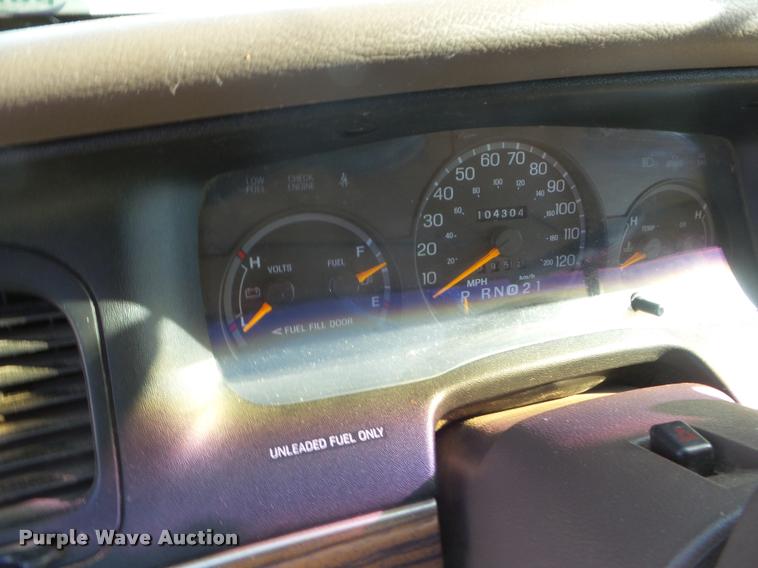 image for item L1746 1997 Ford Crown Victoria