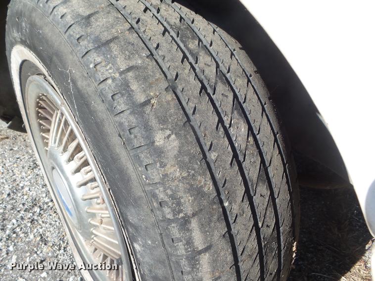 image for item L1746 1997 Ford Crown Victoria