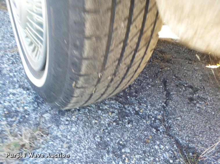 image for item L1746 1997 Ford Crown Victoria