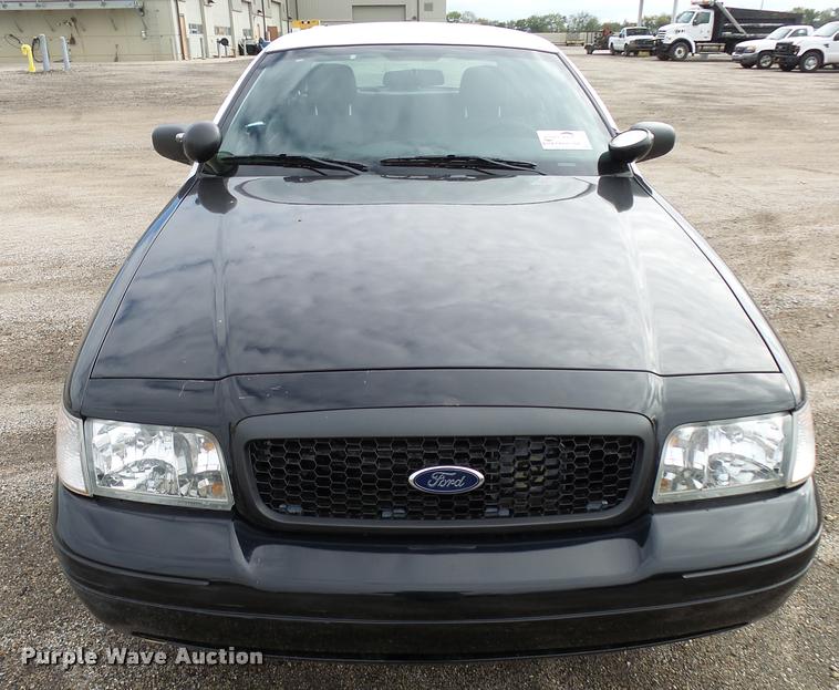 image for item L3380 2010 Ford Crown Victoria Police Interceptor
