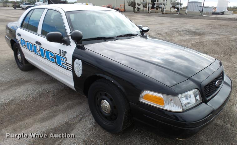 image for item L3380 2010 Ford Crown Victoria Police Interceptor