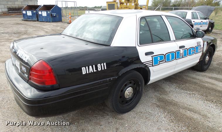 image for item L3380 2010 Ford Crown Victoria Police Interceptor