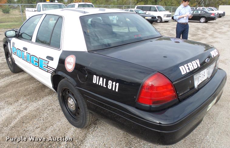 image for item L3380 2010 Ford Crown Victoria Police Interceptor