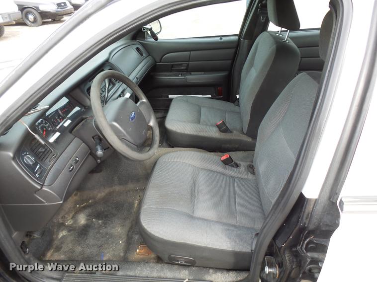 image for item L3380 2010 Ford Crown Victoria Police Interceptor